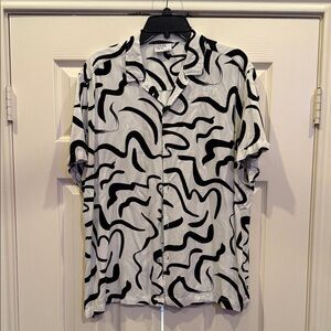 Men's Black and White Abstract Pattern Shirt